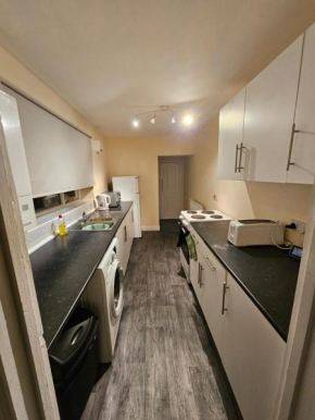 Darlington DL3 x 4BD x Sleeps 15 x Serviced Accomodation x Emergency Accomodation x Temporary Accomodation x DM for Weekly Monthly Deals x Free Parking X Wifi